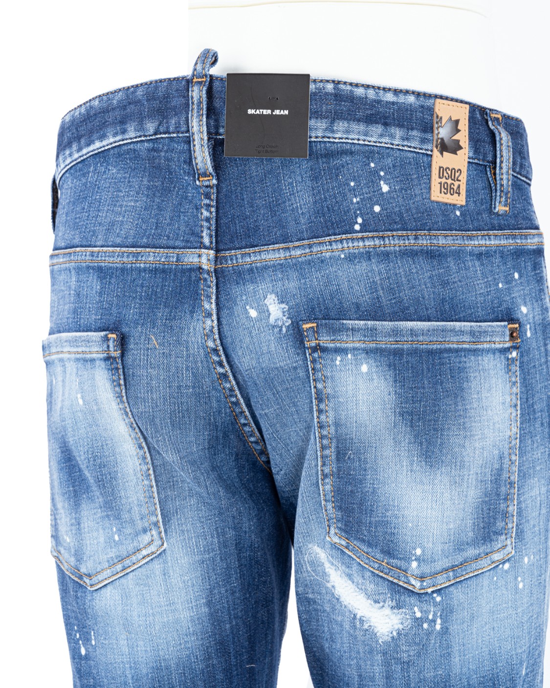 shop DSQUARED2  Jeans: Dsquared2 jeans in denim di cotone stretch.
Vestibilità slim.
Lavaggio used.
Modello cinque tasche.
Chiusura con bottoni.
Label logata sulla patta.
Composizione: 93% Cotone 4% Poliestere 3% Elastan.
Fabbricato in Romania.. LB1328 S30872-470 number 5648753